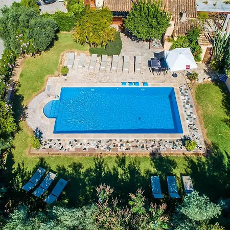 Rustic With Pool Holiday home